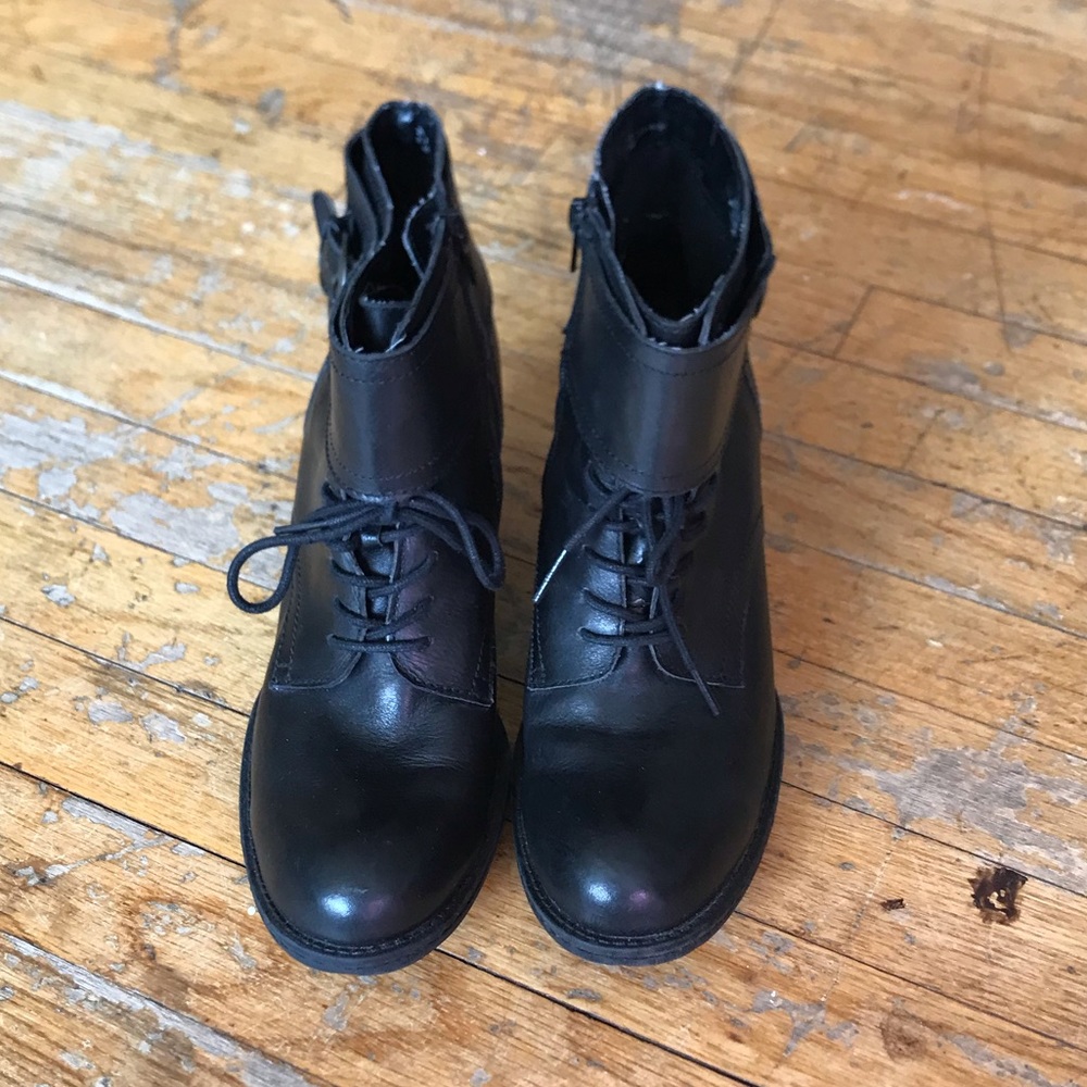 Girly Combat Boots‎
